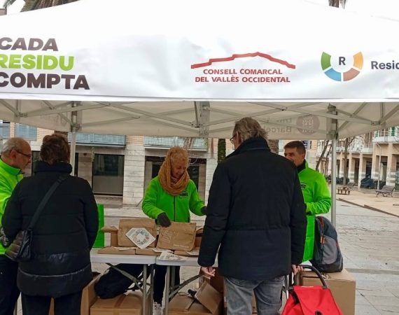 Els agents ambientals reforcen la conscienciació sobre la gestió de residus a diversos municipis de la comarca